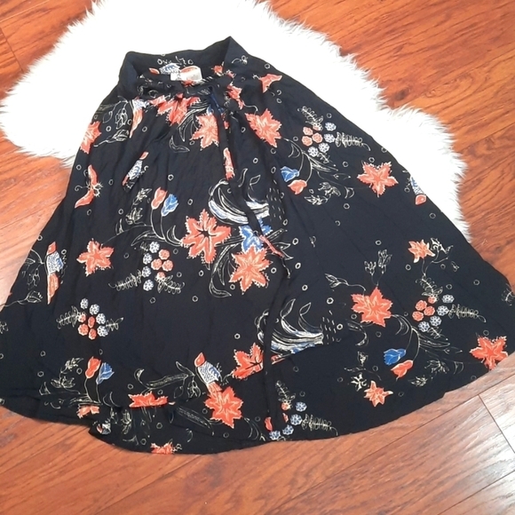 Gado Gado Dresses & Skirts - Gado Gado Wrap Tie front Black Midi Skirt